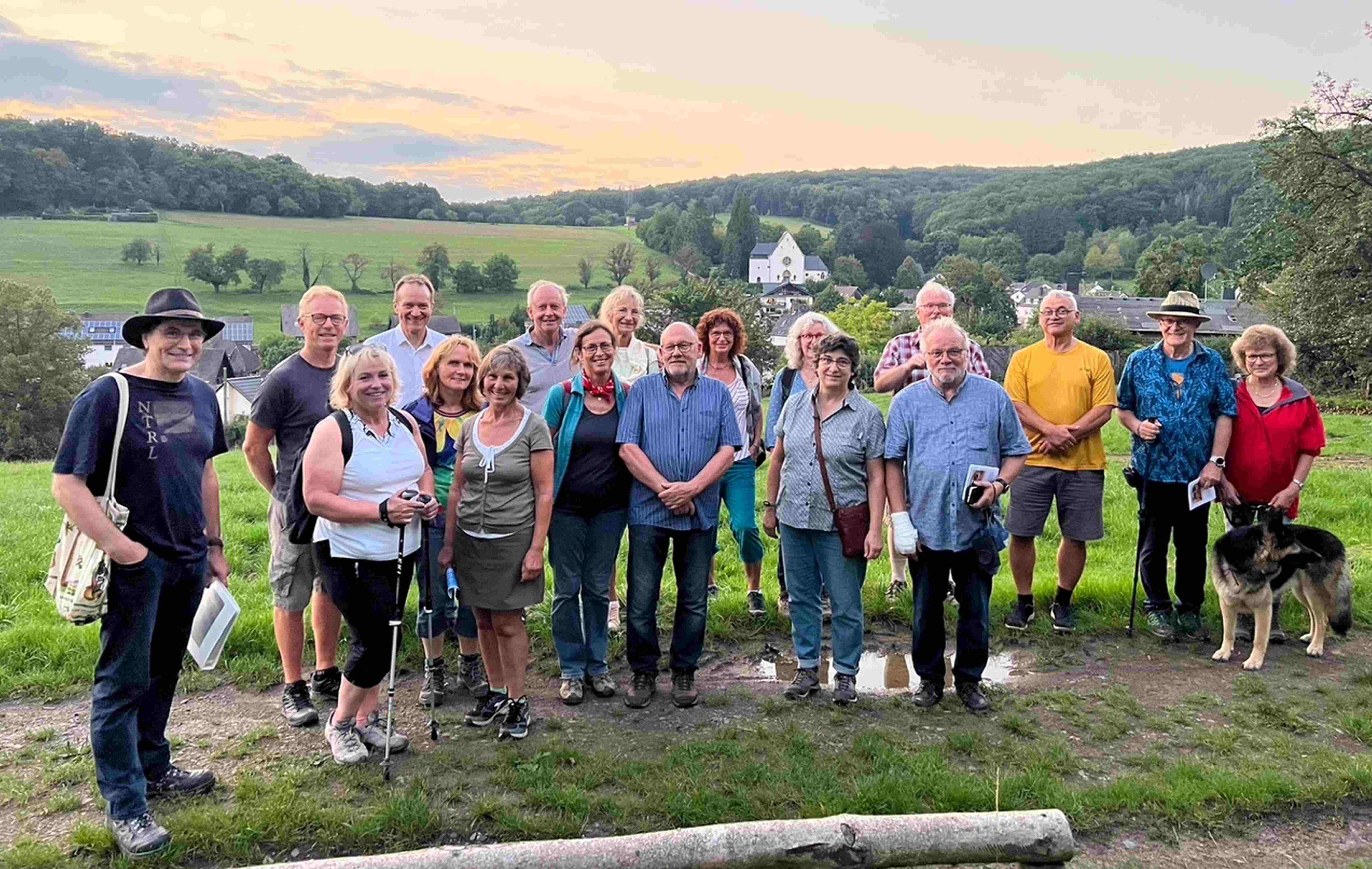 Wanderung der Ahrtal-Gästeführer um Kirchdaun 